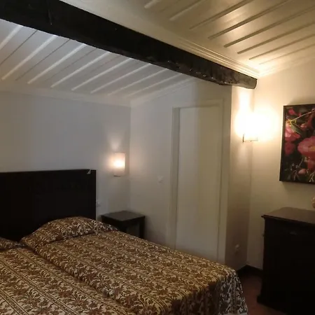 Quinta Aveleiras Alojamento de Turismo Rural *